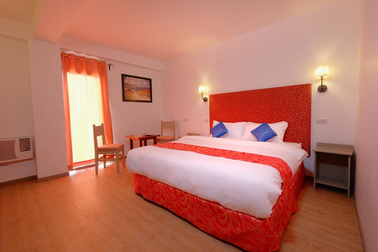 Frankfurter Deluxe Inn Себу Экстерьер фото